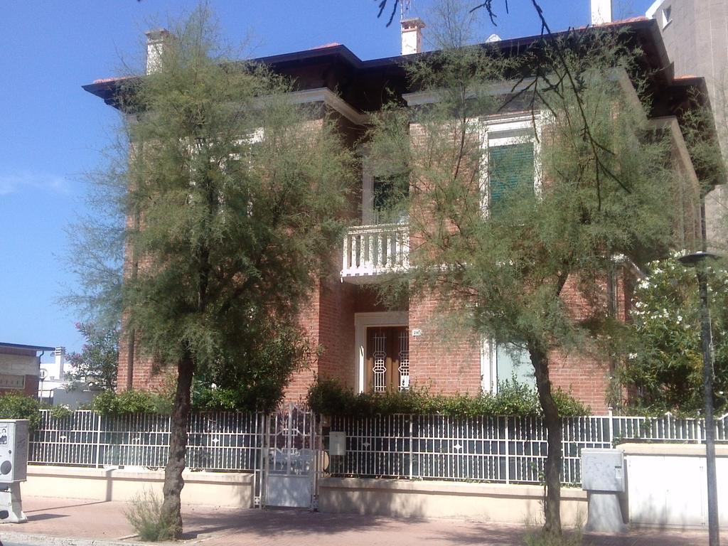 Appartamento In Villa Pesaro Ngoại thất bức ảnh